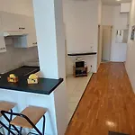 Jarak Center * Makarska