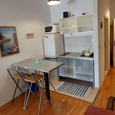 Jarak Center Apartament *